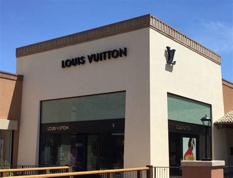 louis vuitton la encantada|la encantada shopping center.